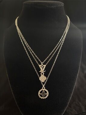 Triple-Layer Adjustable  Fashion Pendant Necklace in Silver Tone